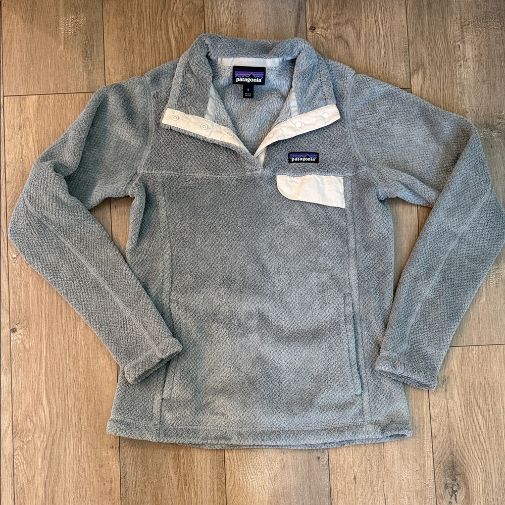 Patagonia Gray Fleece Pullover with Cream Accents